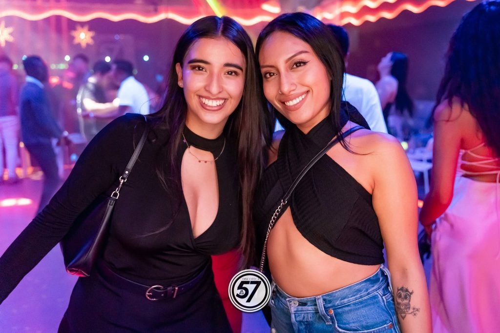 Ambiente de fiesta en La 57