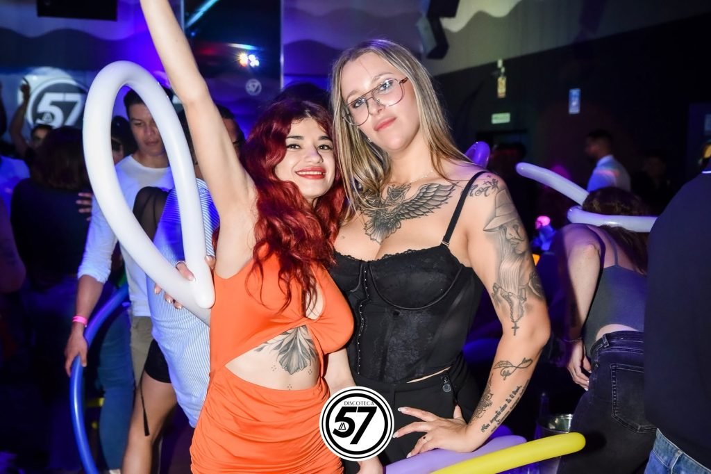 Ambiente de fiesta en La 57