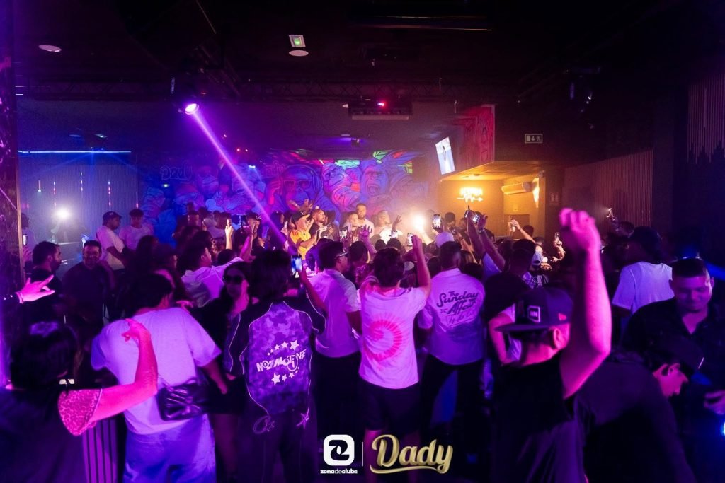 Vista previa de la galería de Discoteca Dady
